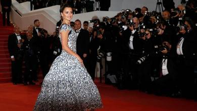 Penélope Cruz acapara los focos en la arriesgada alfombra roja de ‘Dolor y gloria’ en Cannes