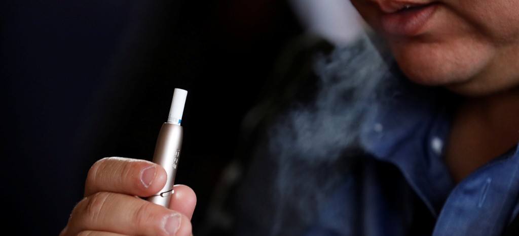 Ante pandemia, Philip Morris busca adeptos con IQOS entre fumadores