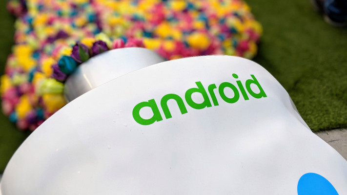 Google retrasa Android 11 por un mes