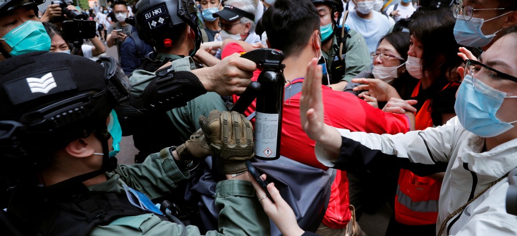Policía de Hong Kong arresta a 300 personas en medio de protesta por ley de seguridad china