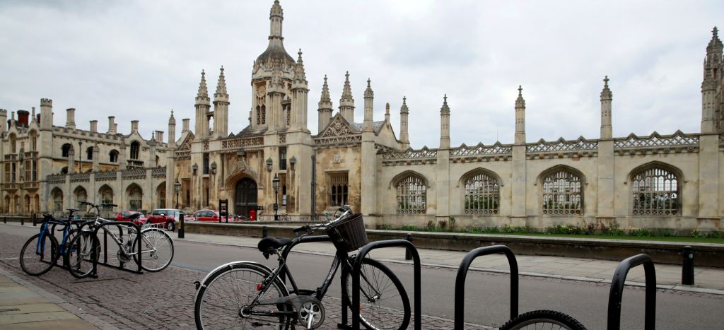 Universidad de Cambridge regresará a clases presenciales hasta verano de 2021