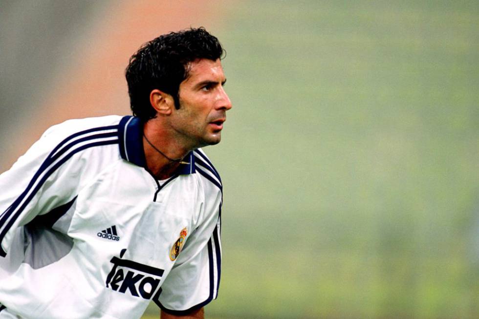 Luis Figo en un partido del Real Madrid contra el Galatasaray disputado en 2000.