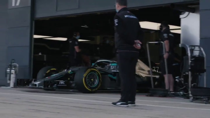 Mercedes vuelve a pista con mascarilla