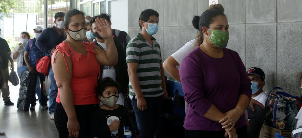 Costa Rica da marcha atrás a reapertura tras aumento en casos de coronavirus