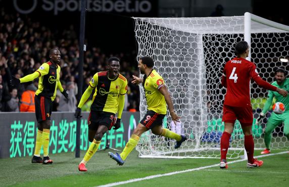 Ismaila Sarr celebra el gol del Watford contra el Liverpool