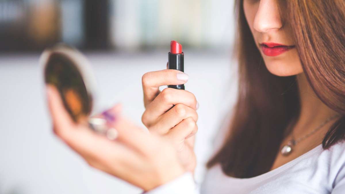 7 riesgos de utilizar cosméticos caducados