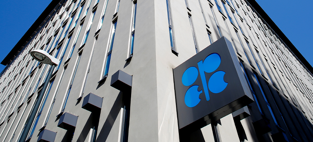 Caerá 9 millones de barriles más la demanda diaria de crudo; se extienden recortes hasta julio: OPEP+