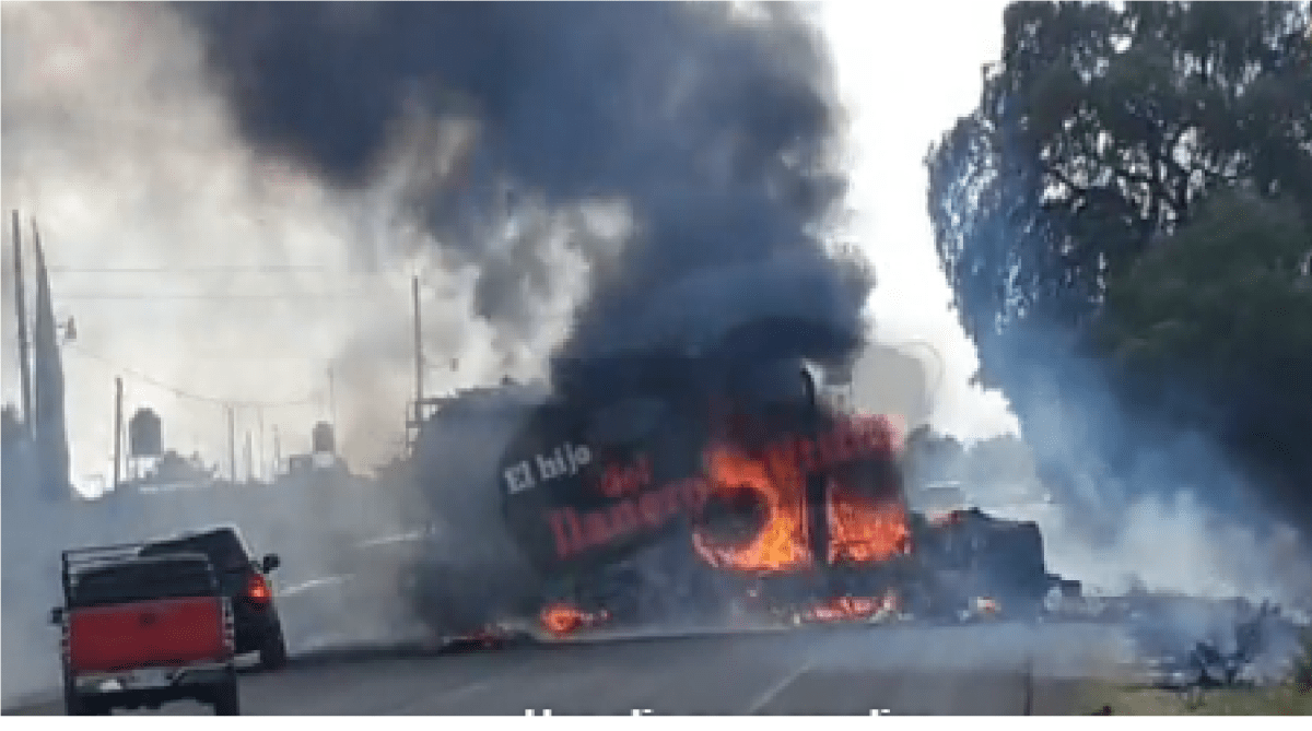 Celaya arde en llamas, delincuentes enardecidos incendian autos en toda la ciudad