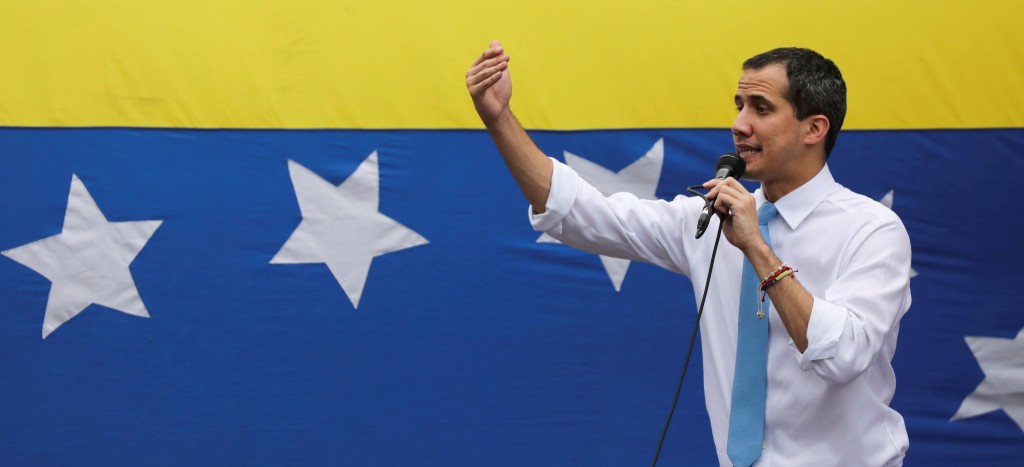 Francia niega que esté dando refugio a Guaidó en Caracas