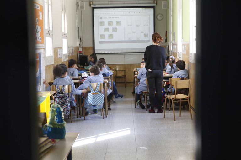 Alumnos en un aula del colegio Inmaculada Concepción de Barcelona, el pasado mes de febrero.