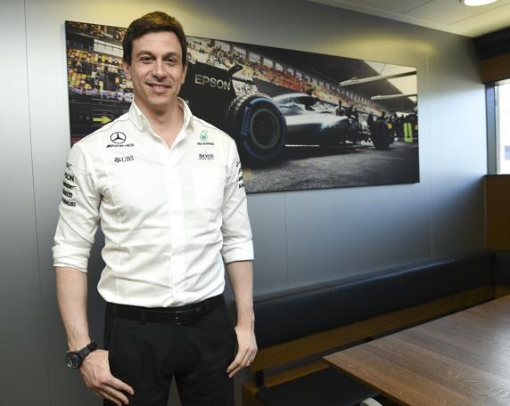 Toto Wolff, director ejecutivo del team Mercedes AMG F1, asegura que la negociación con Hamilton para su renovación aún está parada.