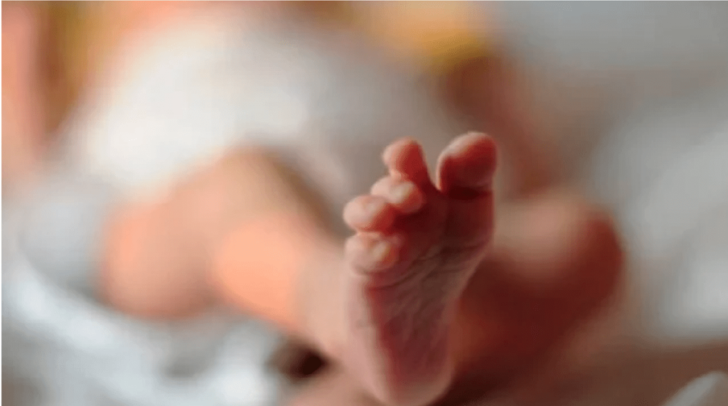Nacen trillizos con COVID-19, venían contagiados los recién nacidos, caso inédito en el mundo