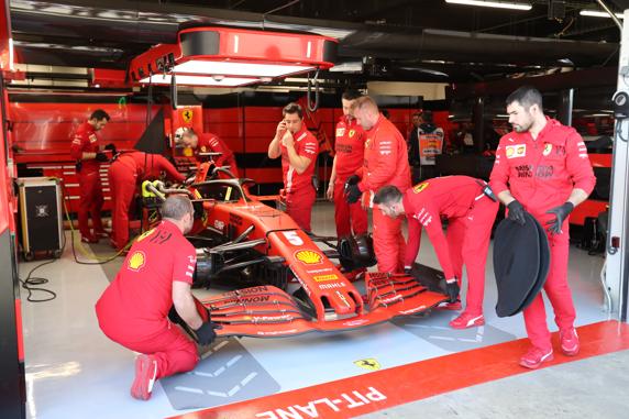 Ferrari reprocha que Mercedes no haya votado a favor de las parrillas invertidas