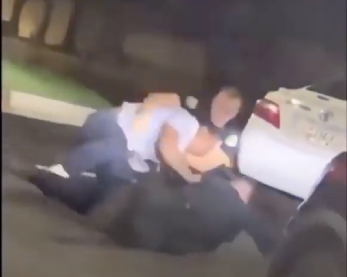 Los 3 videos que muestran el forcejeo entre la policía y Rayshard Brooks antes del disparo mortal