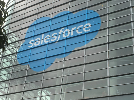 Salesforce confirma que está despidiendo a unas 1000 personas a pesar del trimestre monstruoso