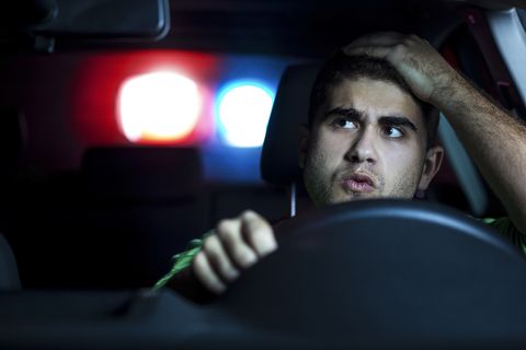coche de policía en persecución