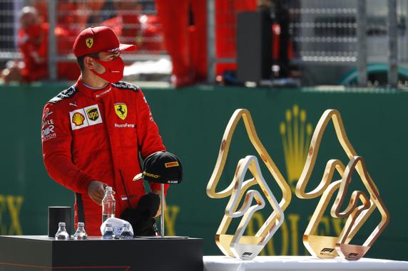 Leclerc salvó los muebles de Ferrari