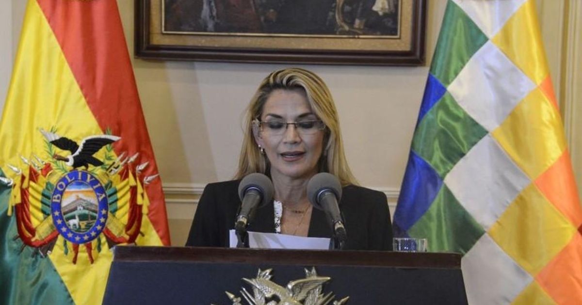 Coronavirus: la presidenta interina de Bolivia expropiará hospitales y cementerios