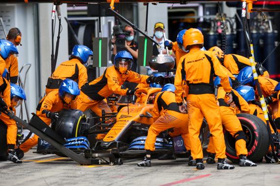 Sainz revela que McLaren le pidió perdón tras el mal pit stop de Austria