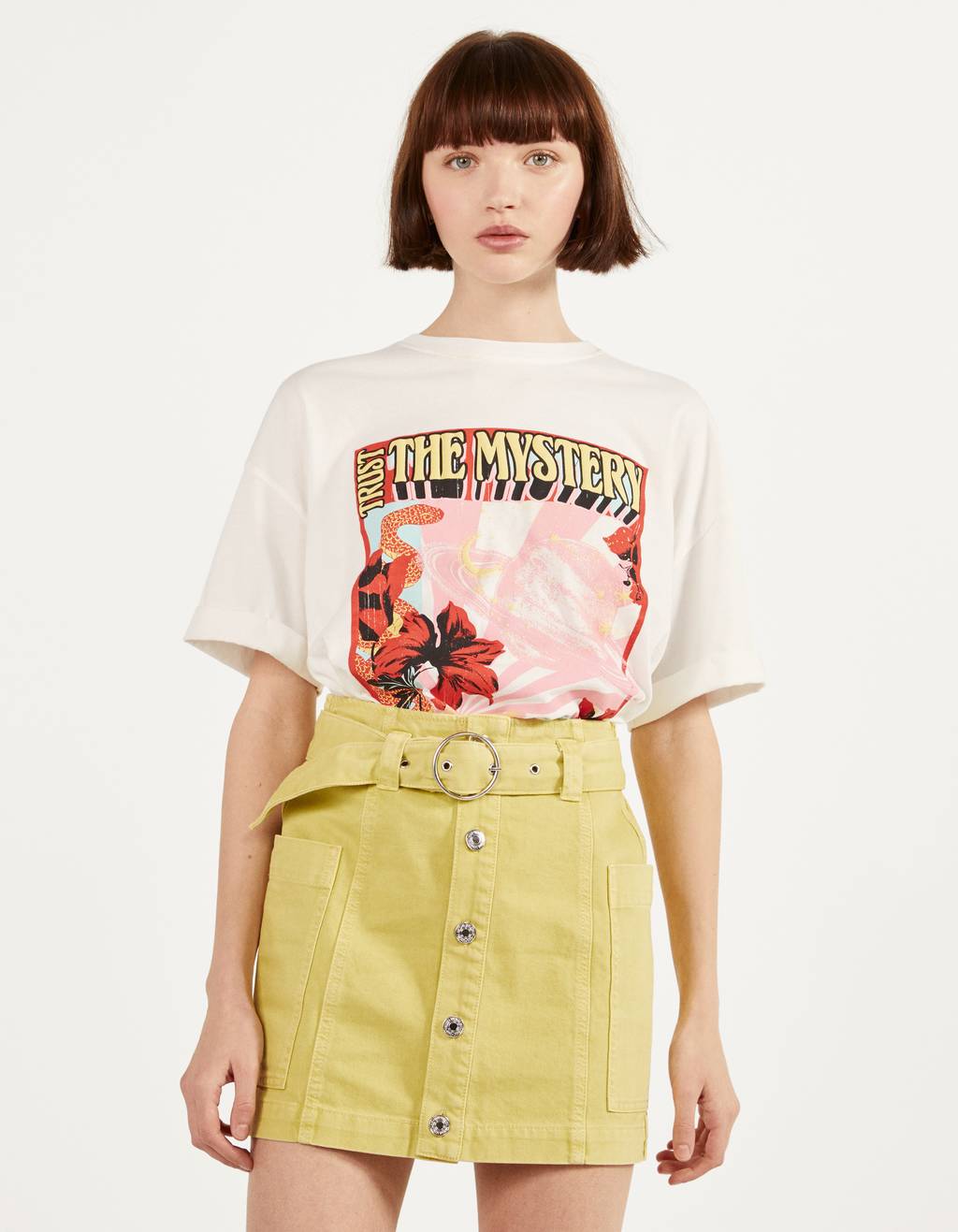 Esta es la falda de Bershka con bolsillos que será tendencia este otoño