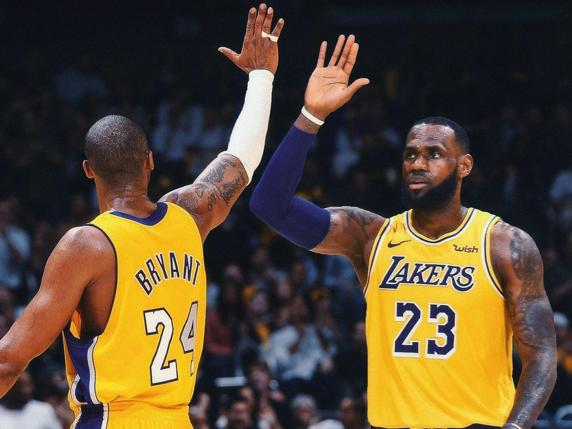 Montaje de Kobe Bryant y LeBron James con la camiseta de Los Angeles Lakers.