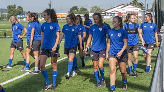 El Athletic femenino B ha empezado sus entrenamientos de pretemporada a las órdenes de Iraia Iturregi