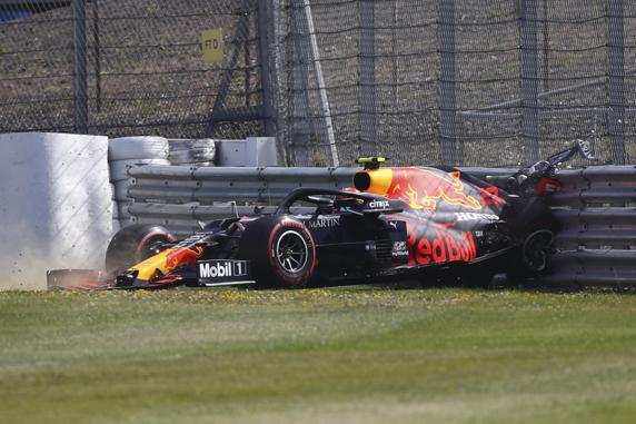Albon sufrió un accidente en la FP2 del GP de Gran Bretaña de F1 2020