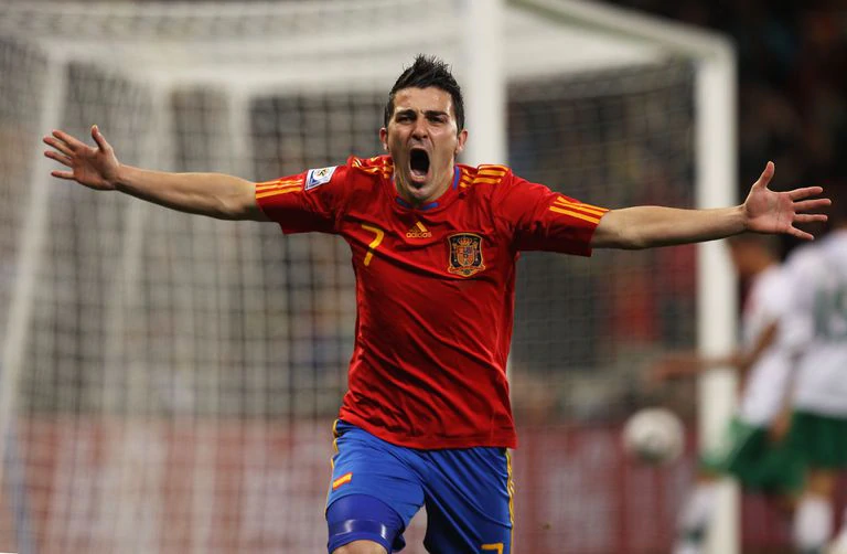 David Villa celebra el gol contra Portugal en los octavos del Mundial de 2010.
