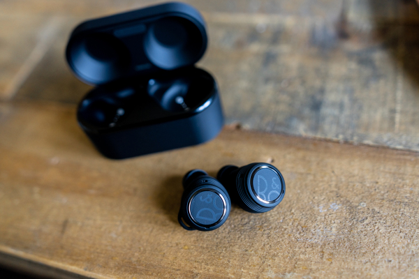 El Beoplay E8 Sport de Bang & Olufsen ofrece el mejor sonido en auriculares inalámbricos verdaderos para ejercicios