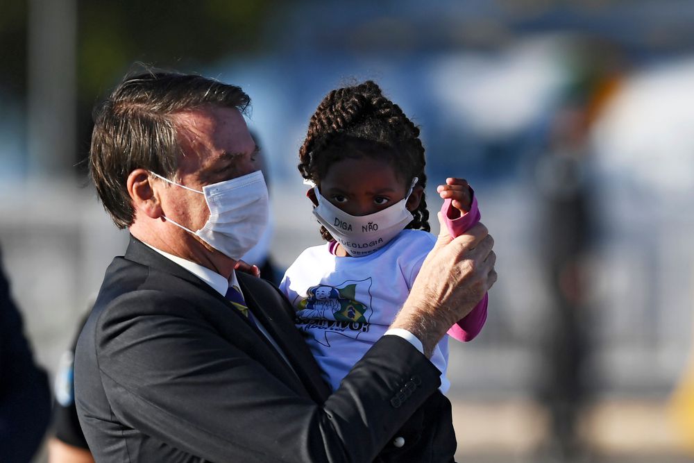 El presidente brasileño, Jair Bolsonaro, da positivo en el test de coronavirus