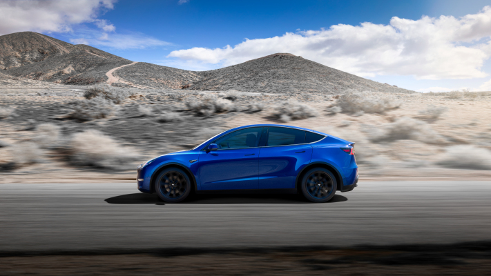Elon Musk dice que Tesla está abierto a licenciar Piloto automático, suministrando trenes de potencia y baterías a otros fabricantes de automóviles.