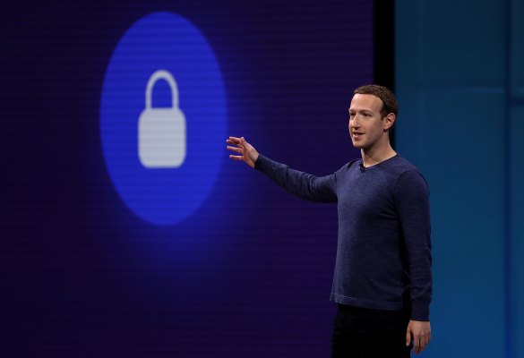 Facebook descubre que compartió datos de usuarios con al menos 5,000 desarrolladores de aplicaciones después de una fecha límite