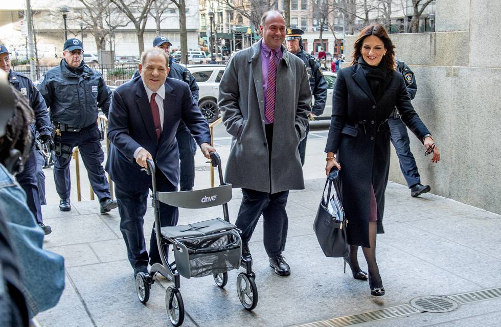 Harvey Weinstein entrando en la Corte de Manhattan junto a su abogada, Donna Rotunno, el pasado 29 de enero.
