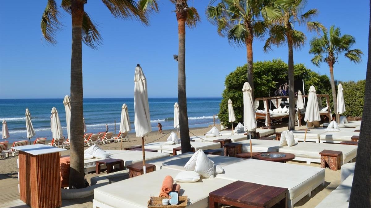 Los mejores “beach clubs” de España para unas vacaciones a todo lujo