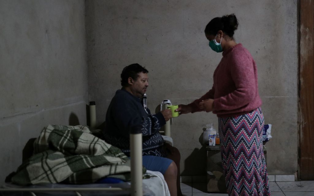 Pandemia bate récord mundial con 289 mil nuevos casos de coronavirus en un día