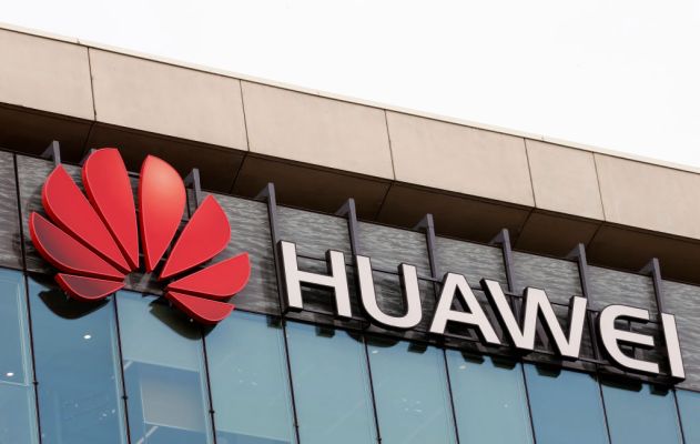 Reino Unido enciende Huawei y 5G, dando a los operadores hasta 2027 para extraer el kit existente