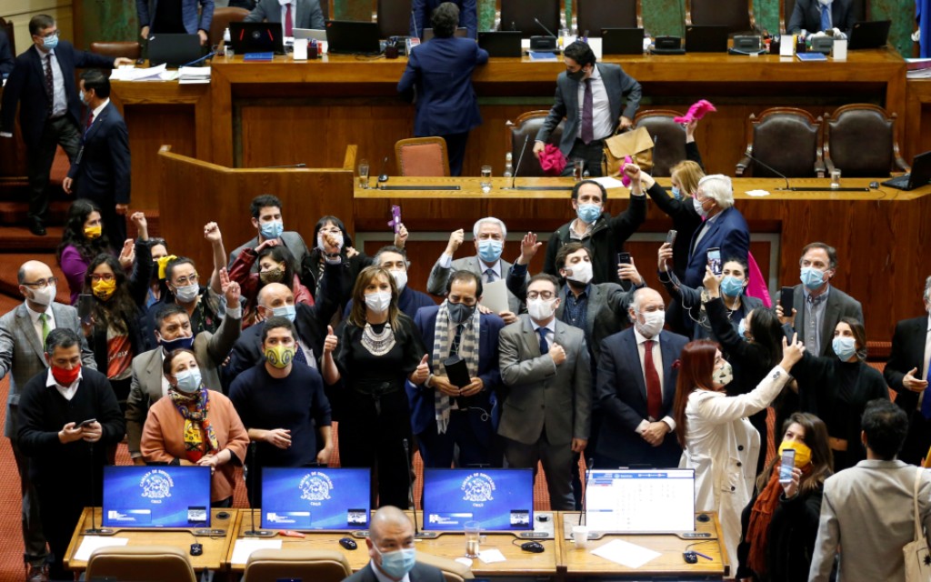 Senado chileno aprueba retiro parcial de pensiones por la pandemia Covid-19