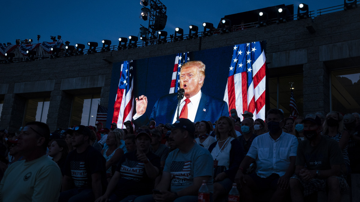 Trump promete “derrotar a la izquierda radical” en su discurso del 4 de julio