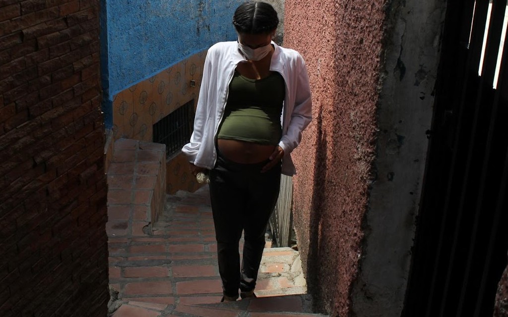 Mujeres de América Latina ‘bajo presión’ para aceptar cesáreas durante la pandemia