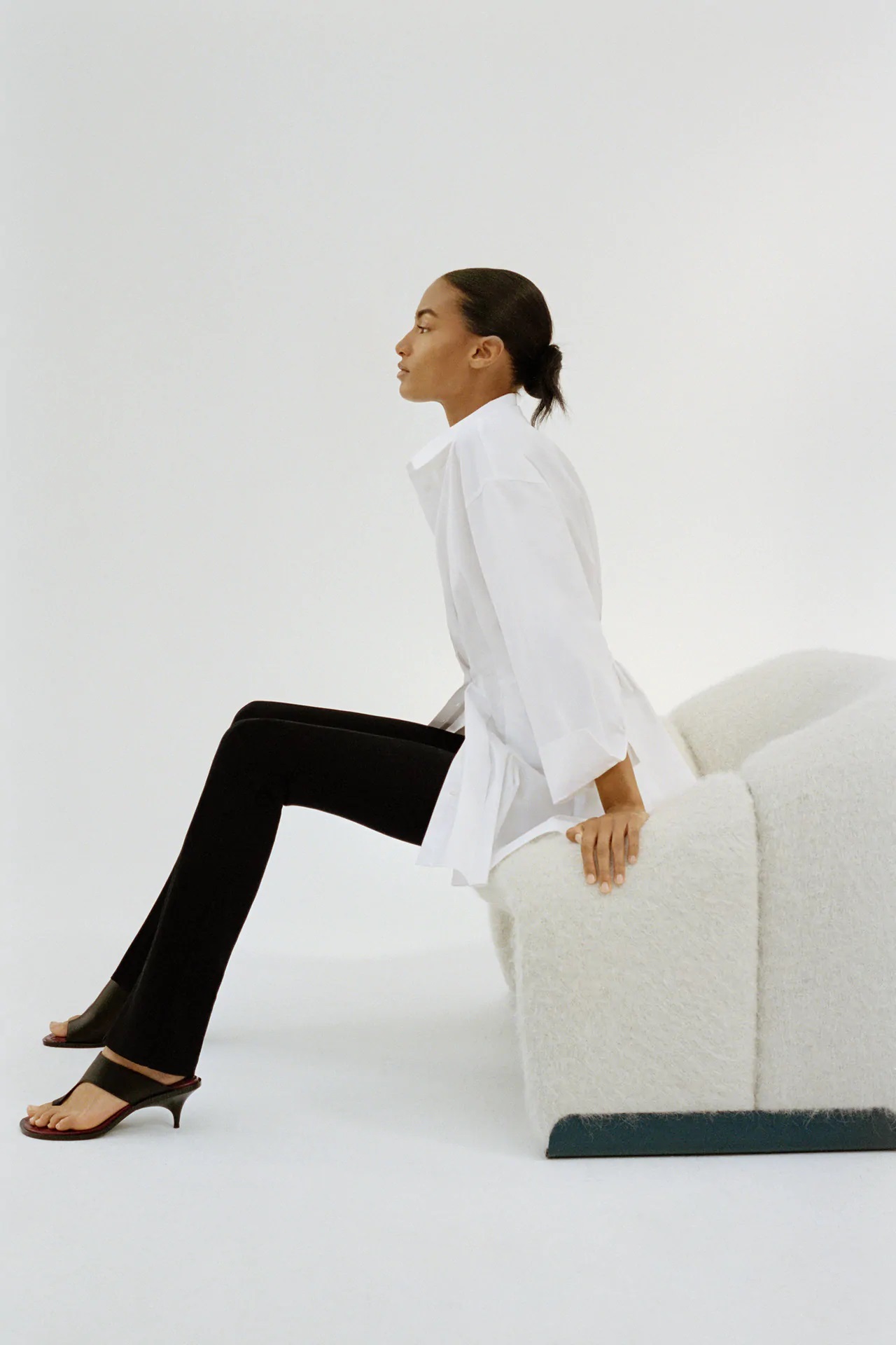 Estos son los leggins negros de Zara inspirados en la colección de Victoria Beckham 