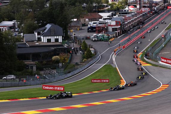 Hamilton mantuvo el liderato en la salida del GP de Bñelgica de F1