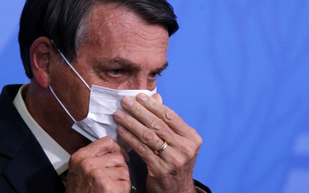 Bolsonaro quiere reducir a más de la mitad la ayuda por el coronavirus porque “es mucho” dinero