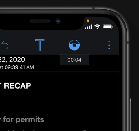 con la actualización de ios 14, los usuarios de Apple verán un indicador en la parte superior derecha de su pantalla cuando una aplicación esté usando el micrófono o la cámara.