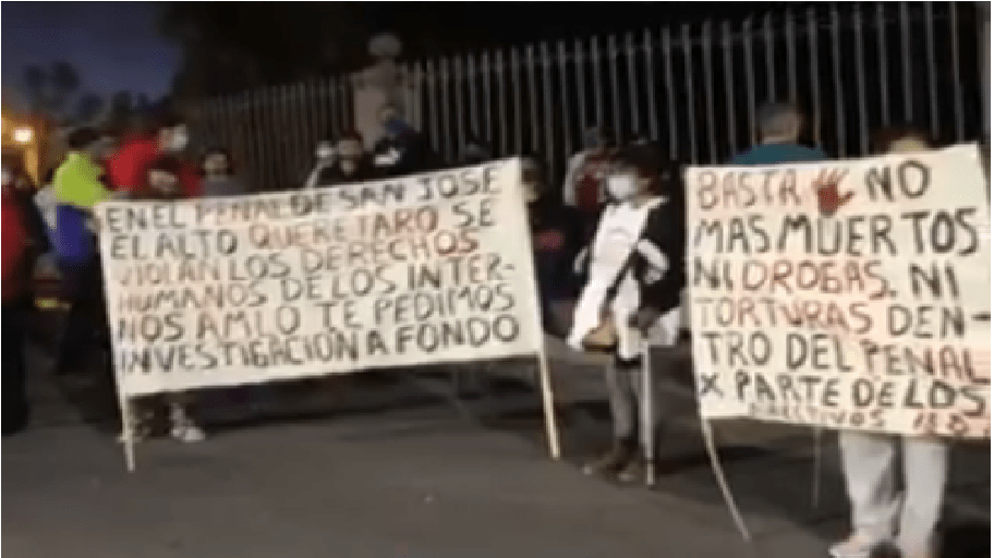 Crónica: Se caldean los ánimos afueras de la zona militar, por visita de AMLO, hubo mariachi para recibirlo