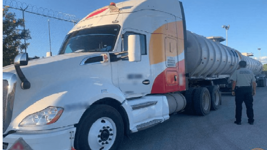 Descubren 2 pipas “huachicoleras”, cargaban 62 mil litros de combustible robado, en Durango