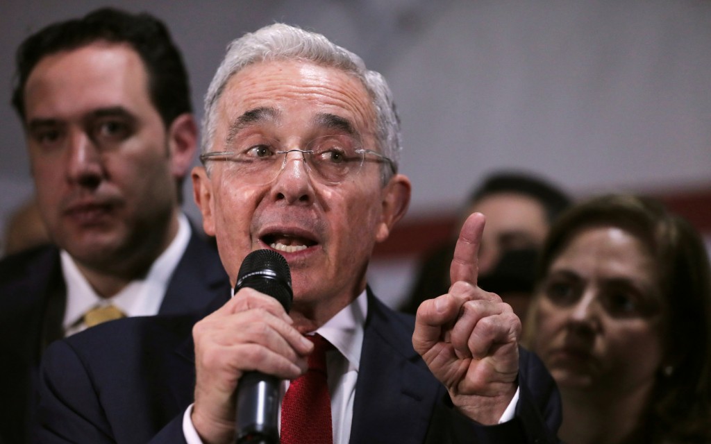 Detención domiciliaria de Álvaro Uribe prueba que nadie está por encima de la justicia: periodista 