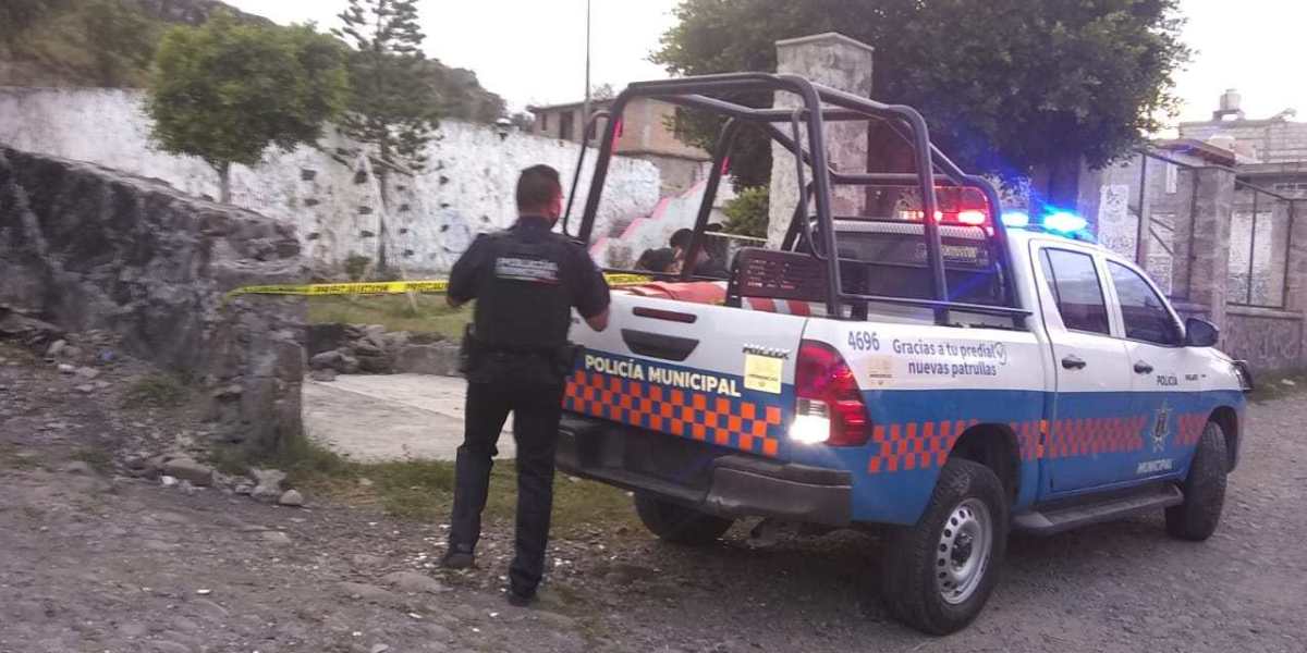 Hallan granada “desactivada” abandonada cerca de cancha de basquetbol en Barrio de la Cruz, San Juan del Río