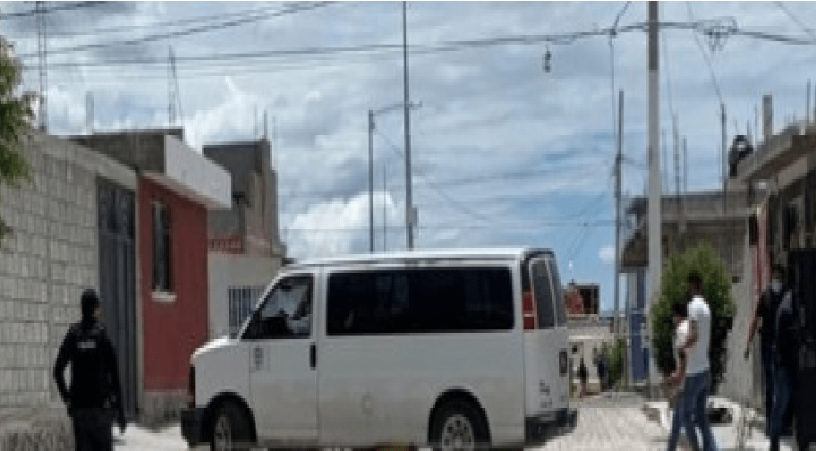 Hallan muerto “degollado” a un joven en una vivienda de Colinas de Menchaca, en Querétaro