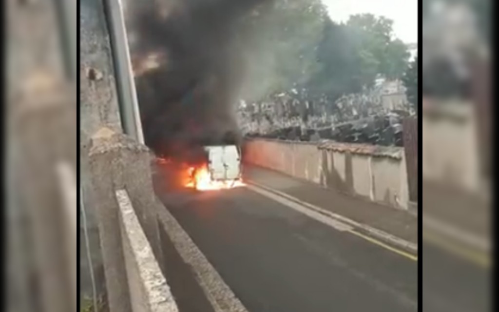 Incendian camioneta blindada y roban 9 millones de euros en Francia | Video
