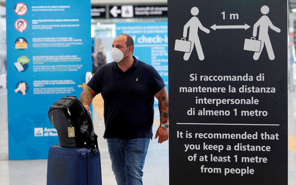 Italia cierra sus fronteras a trece países ante aumento de contagios